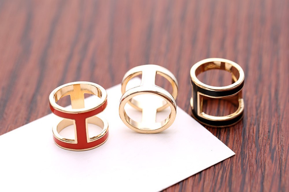 Bague H