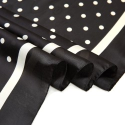 Carré touché soie LAST POINT Noir Polyester 60x60cm