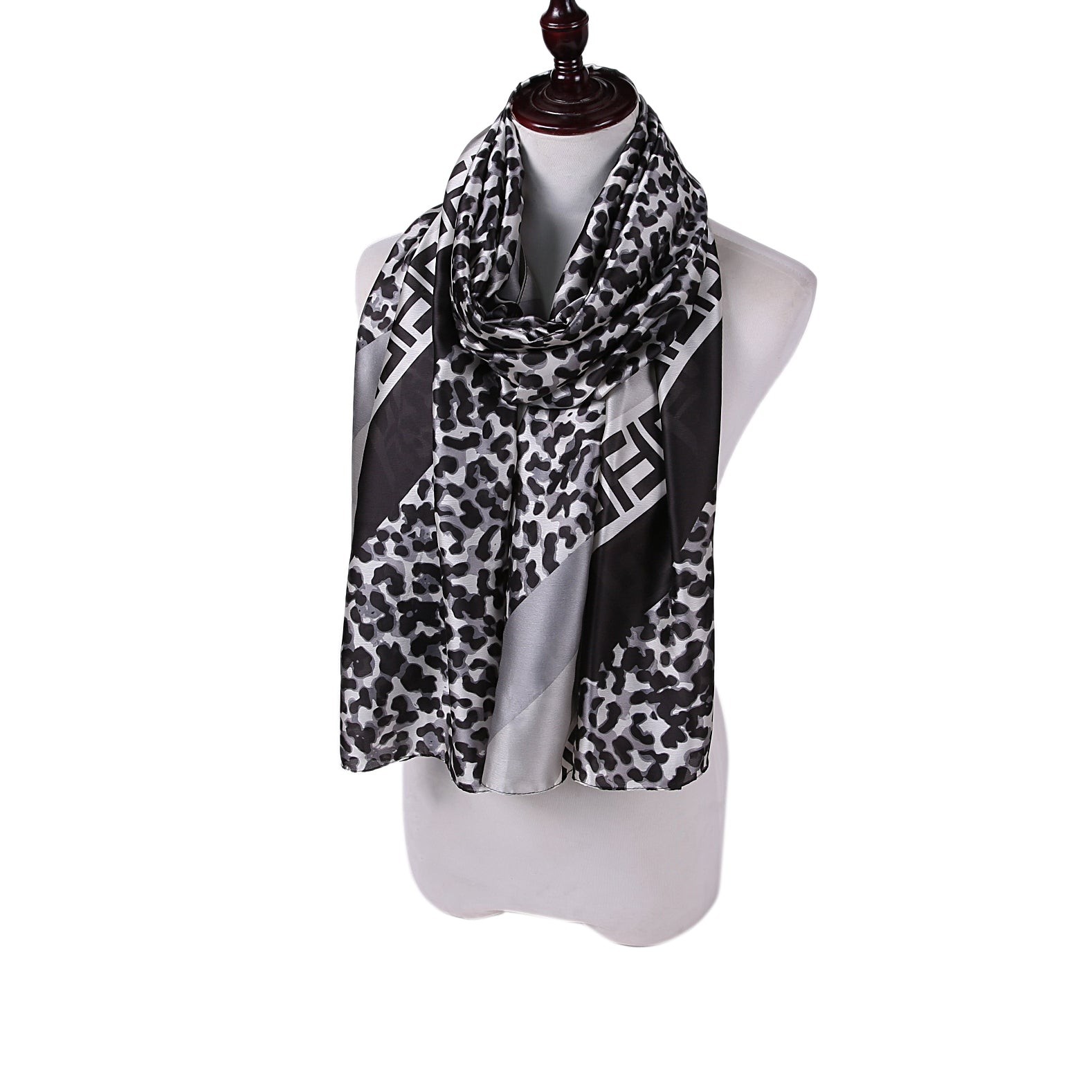 Étole de Soie Black Léopard Double F Noir 100% Soie 180x90cm