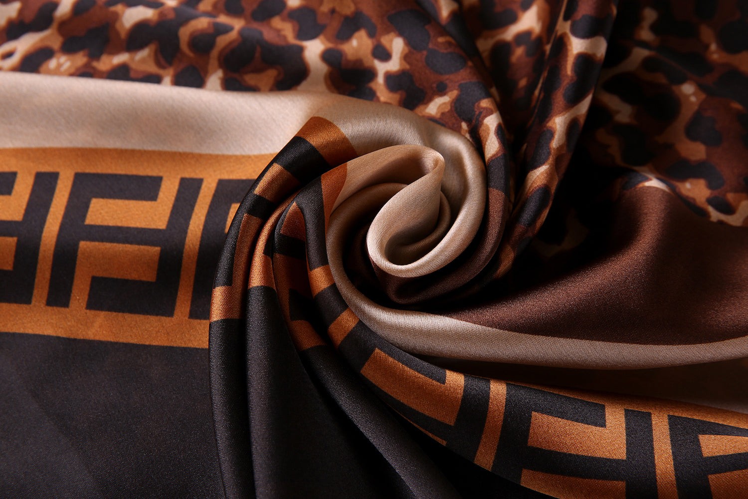 Étole de Soie Gold Léopard Double F Chocolat 100% Soie 180x90cm