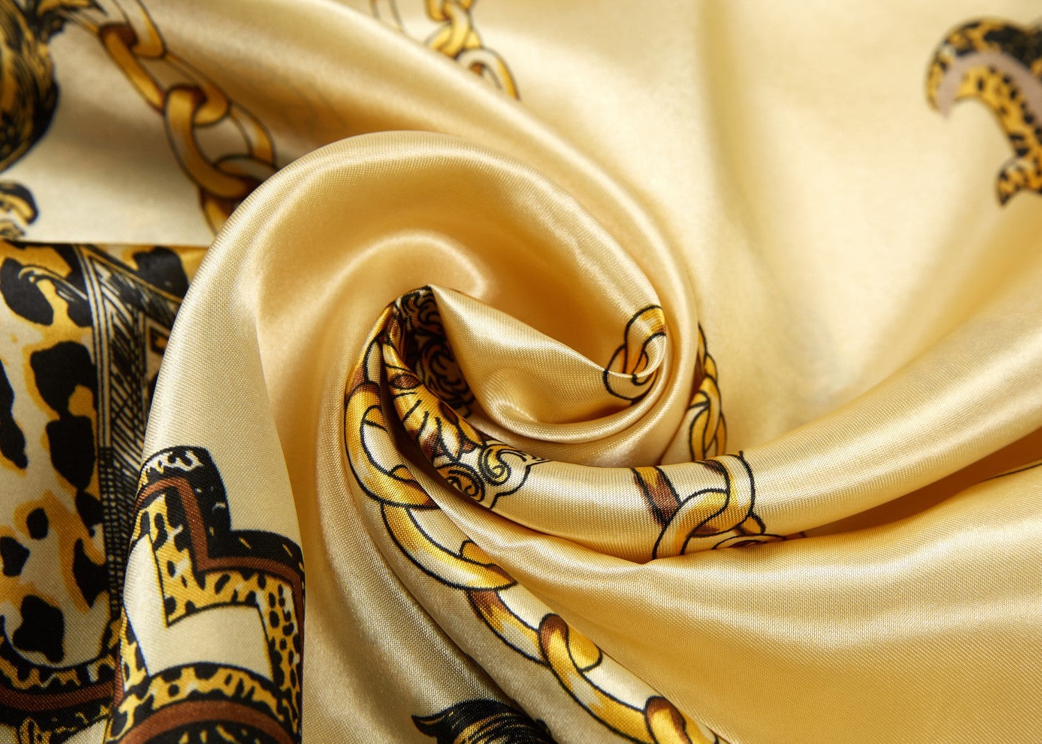 Grand carré de Soie Beige Zoé Roberto Ivoire 100% Soie 90x90cm