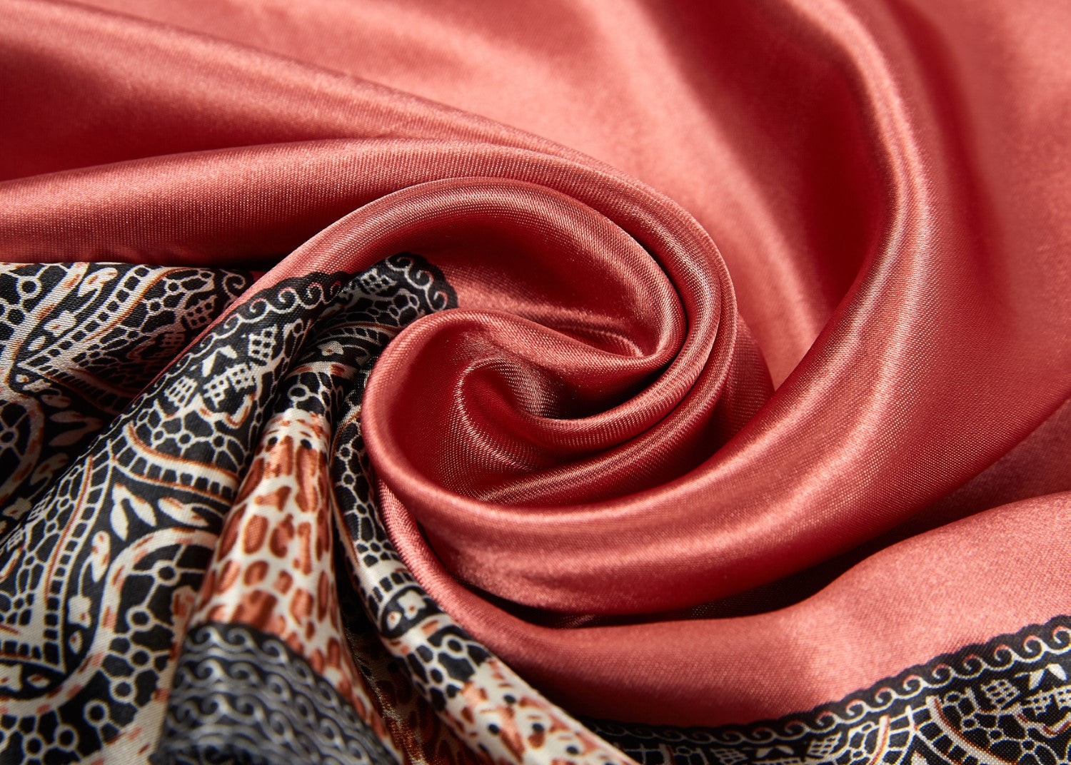 Grand carré de Soie Chocolate Plain Zoé Chocolat 100% Soie 90x90cm