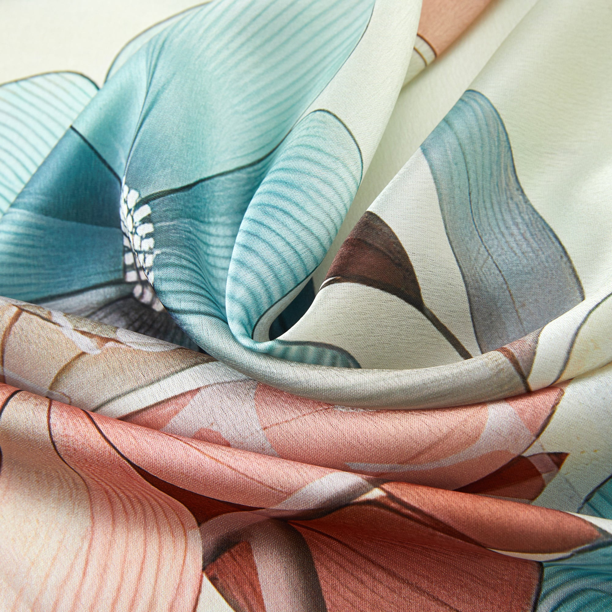 Carré de soie Grand Spring Flowers Rose 100% Soie 90x90cm