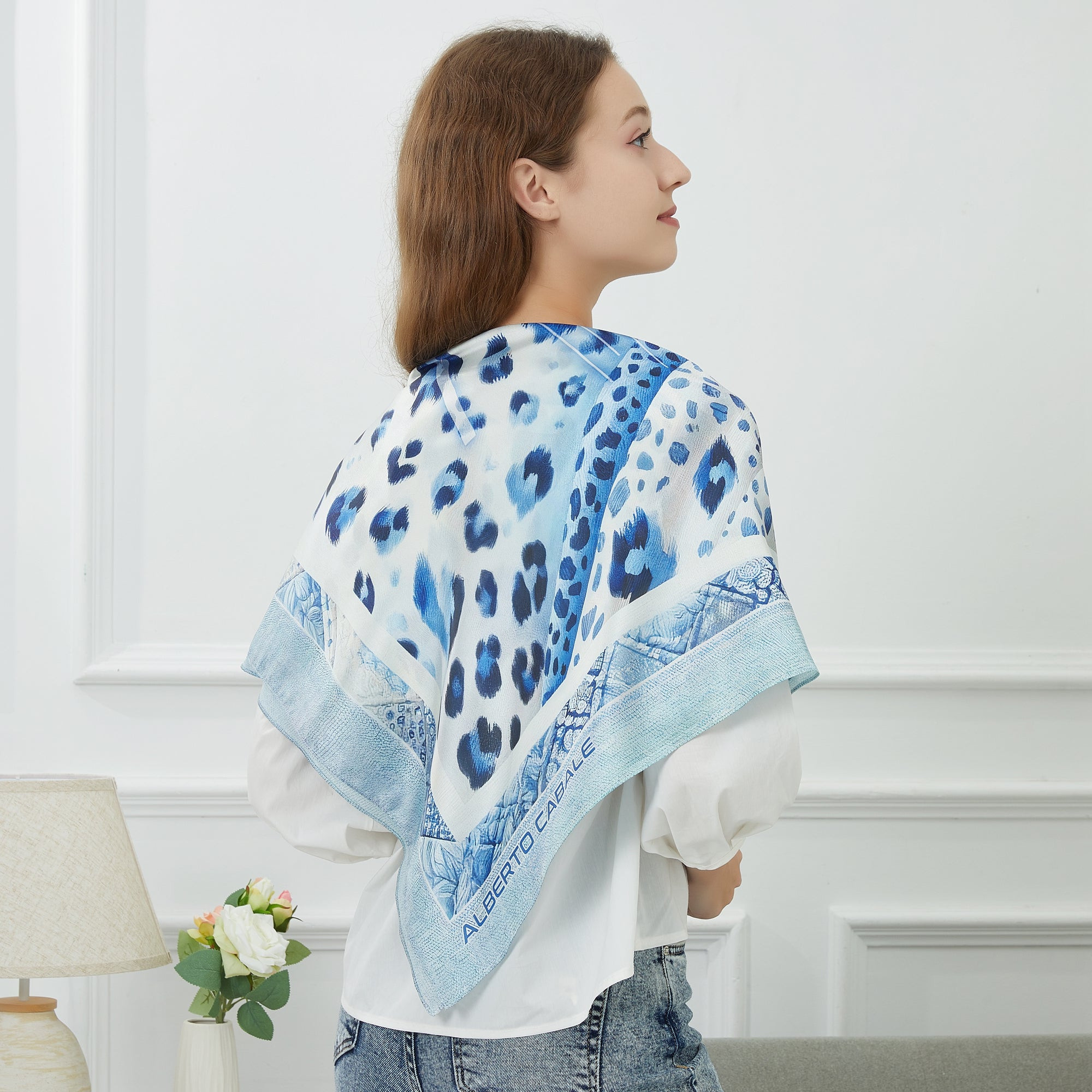 Grand carré de soie Blue Panther Zoé Bleu 100% Soie 90x90cm