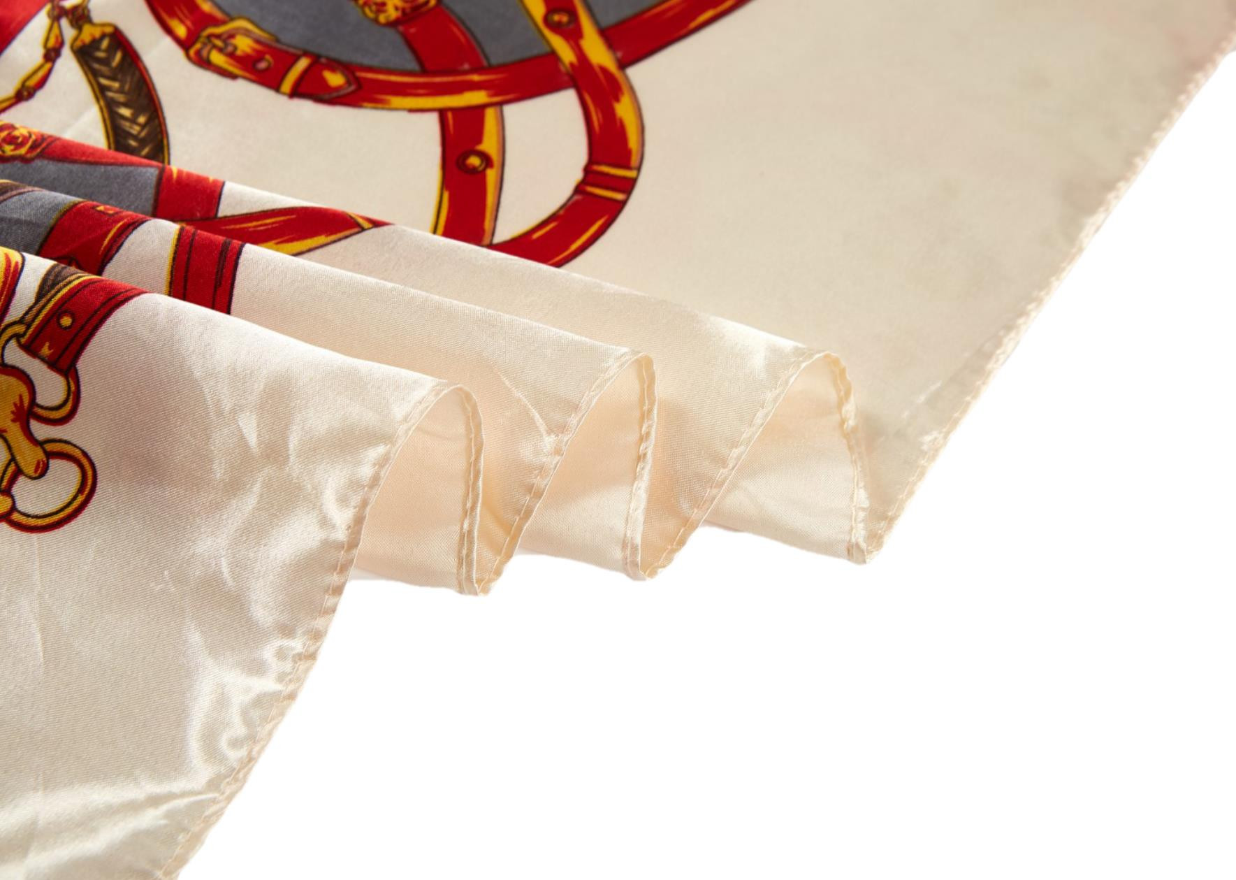 Grand carré de Soie White Heart Zoé Ivoire 100% Soie 90x90cm