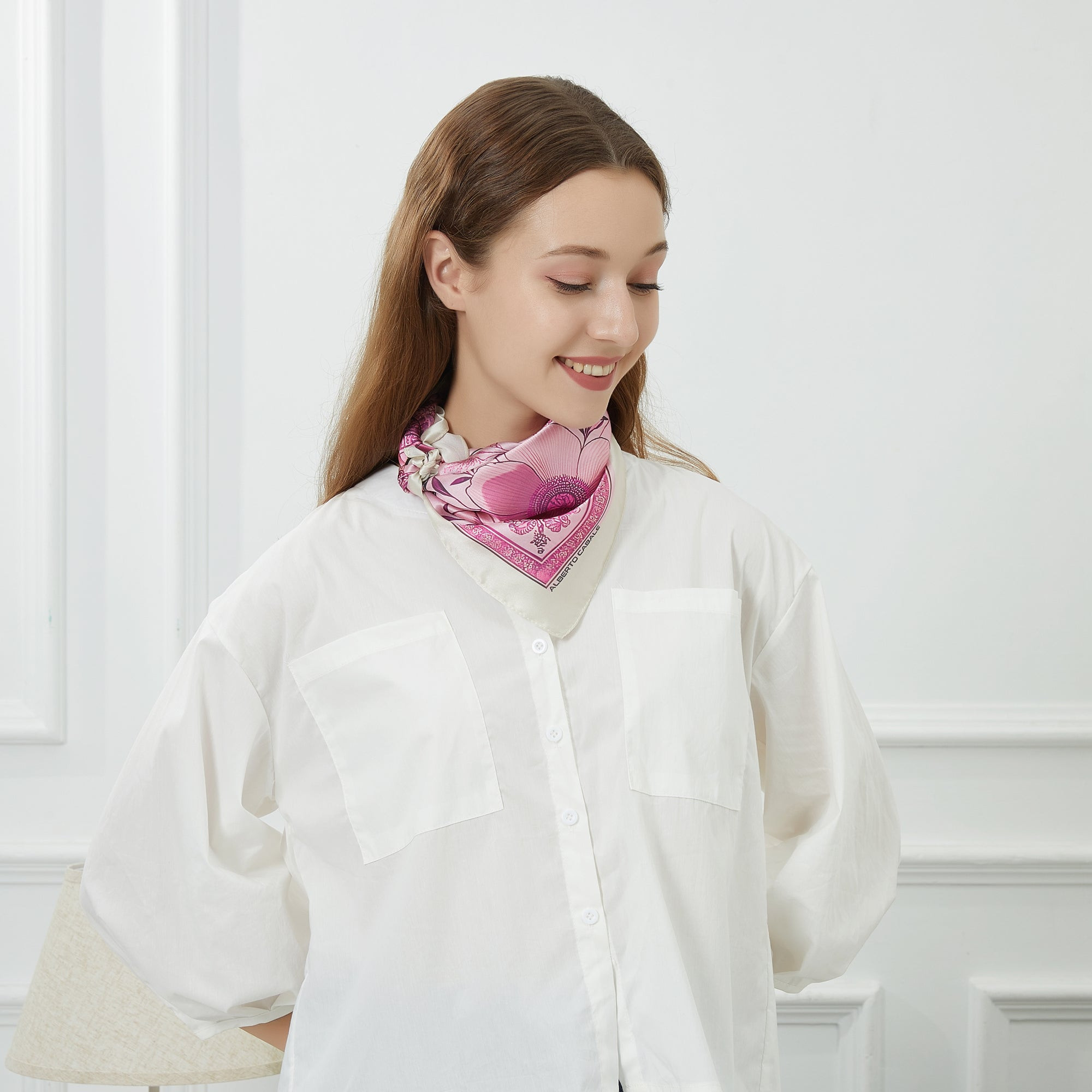 Petit carré de soie Proud Panther Cléo Rose 100% Soie 70x70cm